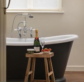 Burford House | Hill View