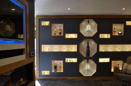 Dalry House | Hillend Stables