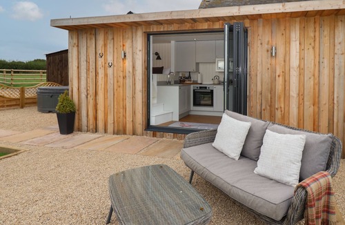 Ashbourne Cottage | Hillside Hut