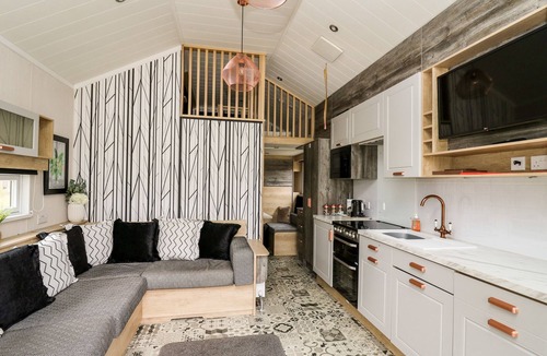 Llandrindod Wells House | Hillside Lodge