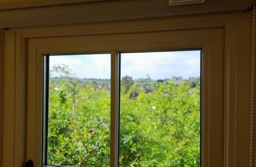 Purleigh House | Hilltop Shepherds hut, hot tub & views of vineyard