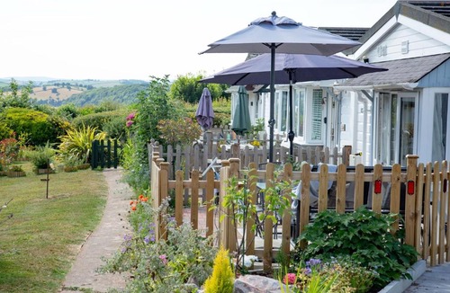 Galmpton House | Hillview