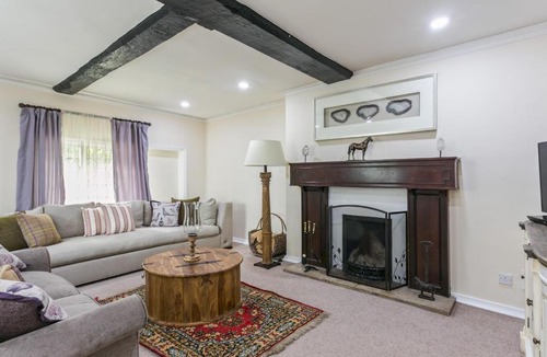 Burnham House | Historically Charming Home with Large Garden- Pass the Keys
