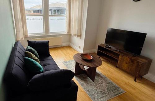 Cambridge Apartment | Holcroft