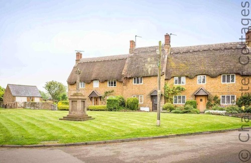 Sibford Gower Cottage | Holly Cottage