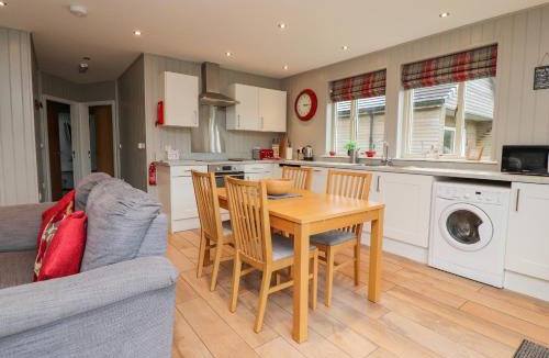 Preston House | Holly Lodge