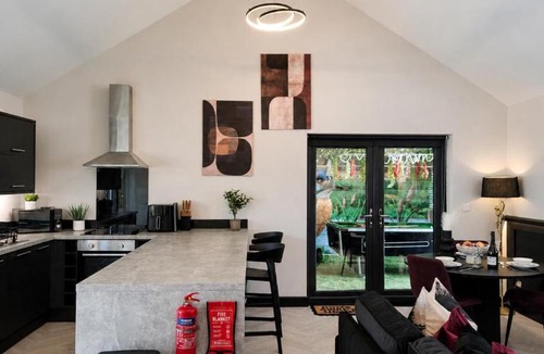 Selby Apartment | Holly Tree Luxury Lodge