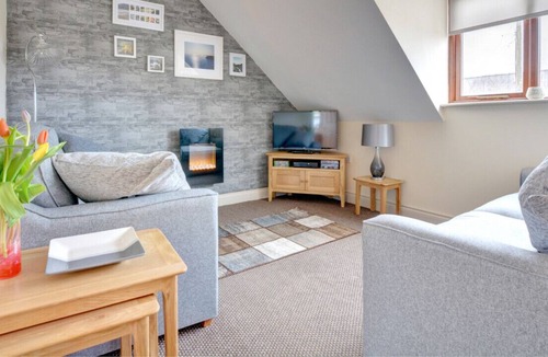 Narberth Apartment | Honeypot Cwtch - Two Bedroom Apartment, Sleeps 4