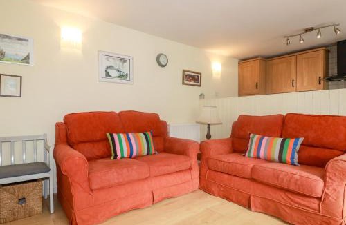 Gorran Haven House | Honeysuckle