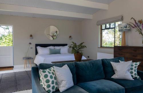Axminster House | Horseshoe Barn