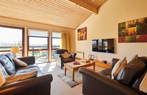Belton Ski Chalet | Host & Stay - Beech Lodge