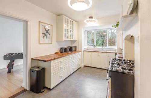 Winchester House | Host & Stay - Combpyne