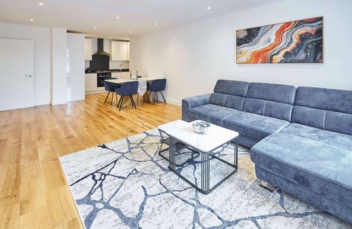 Eton Apartment | Host Stay Eton House
