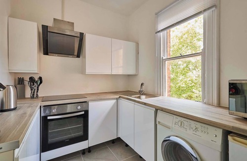 Malvern Apartment | Host & Stay | Flat 2 Club Chambers
