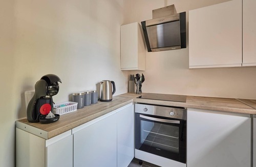 Malvern Apartment | Host & Stay | Flat 2 Club Chambers