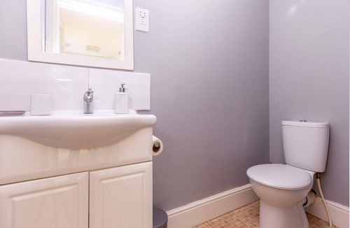 Malvern Condo | Host & Stay | Flat 3 Club Chambers