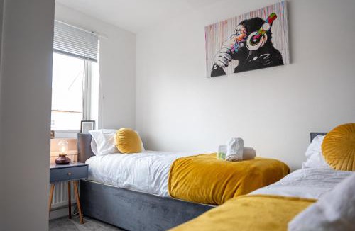 Great Linford Apartment | Host & Stay - Glazier Drive
