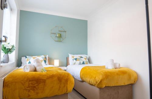 Great Linford Apartment | Host & Stay - Glazier Drive