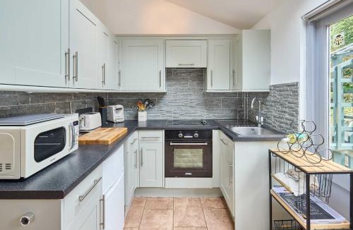 Happisburgh House | Host & Stay - Kestrel Cottage
