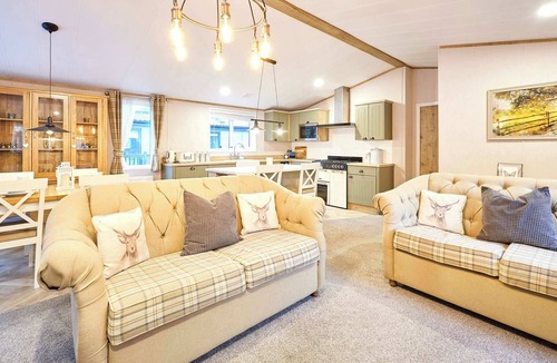 Allerthorpe Ski Chalet | Host & Stay | Peace Lodge