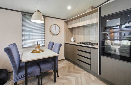 Allerthorpe Ski Chalet | Host & Stay | Pebble Lodge