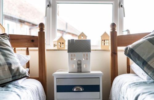 Aldborough House | Host & Stay - Sandpipers