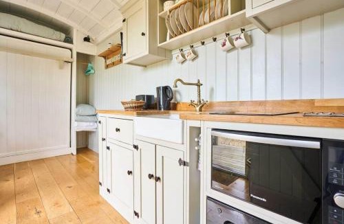 Harleston House | Host & Stay - Shepherds Delight