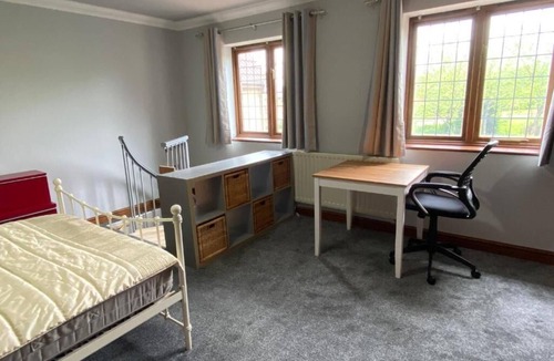 Walton House | Host & Stay | Studley Knapp