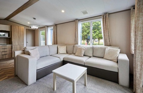 Allerthorpe Ski Chalet | Host & Stay - The Evergreen Retreat RWM22