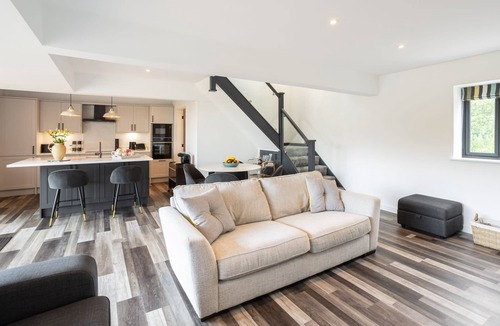 Radbourne House | Host Stay The Stable