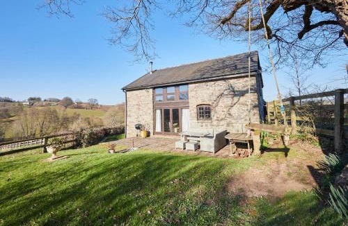 Monmouth House | Host & Stay - Tregaer Mill Barn