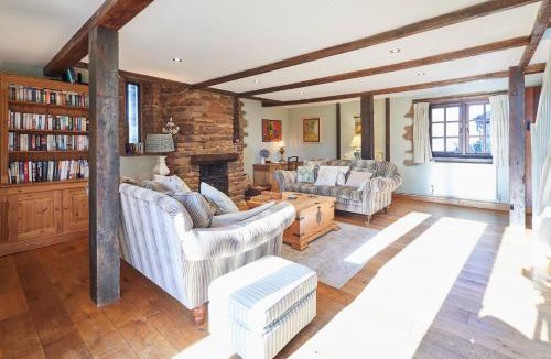 Monmouth House | Host & Stay - Tregaer Mill Barn