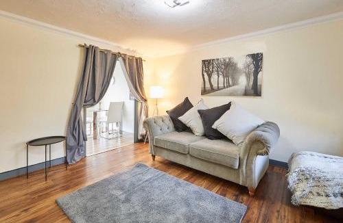 Kettering House | Host & Stay - Venture Park Villas
