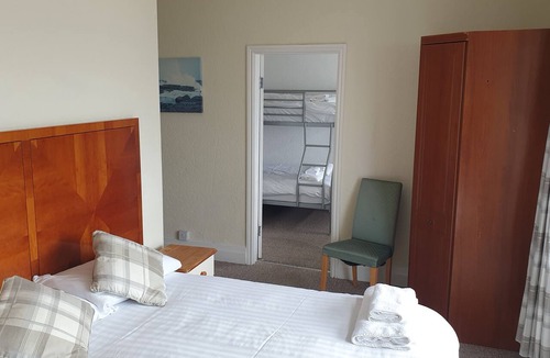 Bispham Bed & Breakfast | Hotel 242