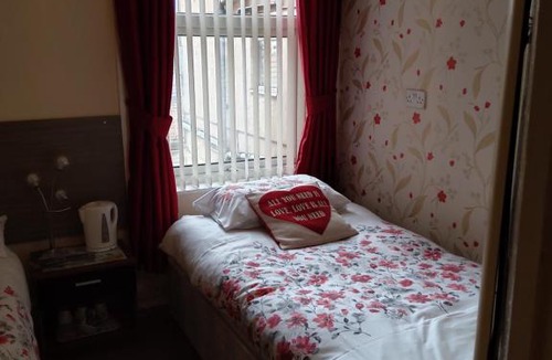 Blackpool Town Center House | Hotel 33