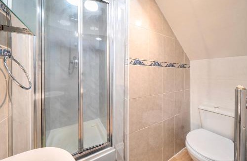Hounslow Central House | Hounslow Hideaway Cottage