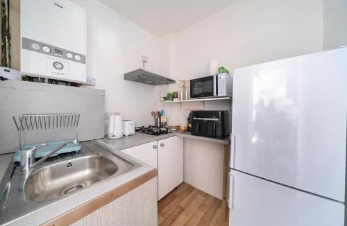 Hounslow Central House | Hounslow Hideaway Cottage