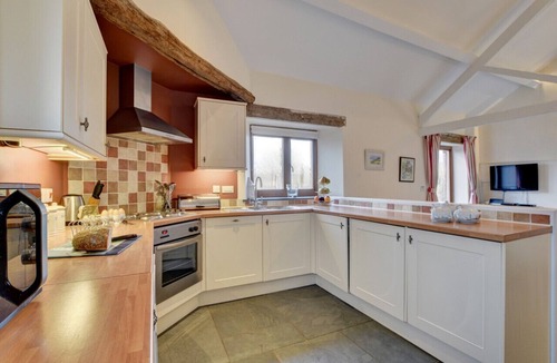 Hele House | House Martins - Three Bedroom House, Sleeps 6