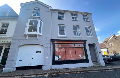 Hurstpierpoint Apartment | Hurstpier Spacious 2 Bed Apartment - by MCF