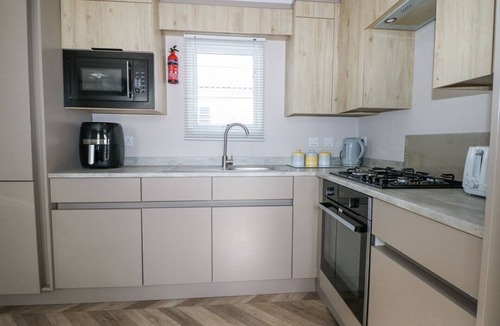 Bognor Regis House | HW42: Charming Retreat in Bognor Regis