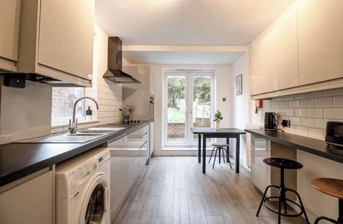 Northampton House | Ideal for Contractors | Free Wi-Fi | Sleeps 7!
