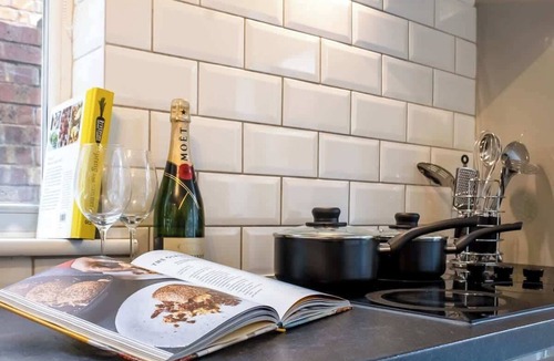 Northampton House | Ideal for Contractors | Free Wi-Fi | Sleeps 7!