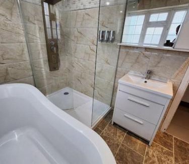 Garforth Apartment | Idyllic Cottage