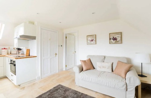 Cow Honeybourne House | Idyllic Retreat in The Cotswolds