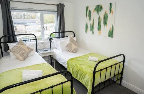 Cribbs Causeway House | Imagination by Olauda SA - 3 bed House with Free Parking