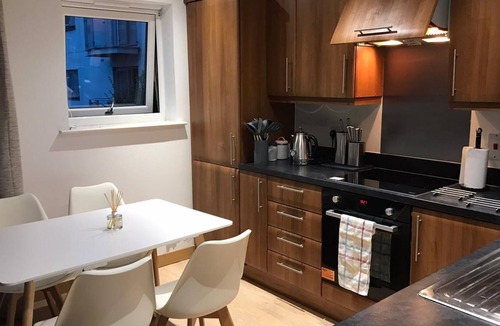 Colchester Apartment | Immaculate, spacious 2 bed apartment