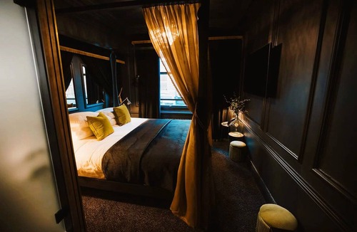 York Hotel | Impossible Motel