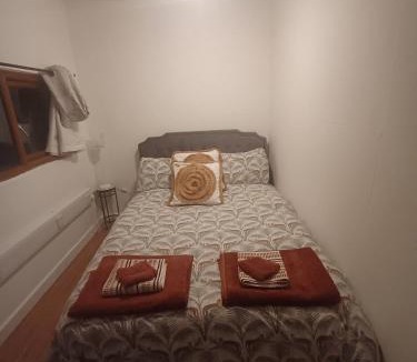 Pontypridd House | Inviting 1-Bed Cottage in Pontypridd