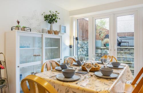 Llanbedr House | Isfryn