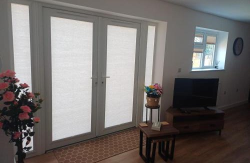 Buxton Apartment | Ives End